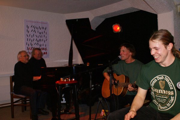 Gavin James,L. und S.Christ,Sebastian Bossart,Elias Lumpert am 13.12.2010 (47)